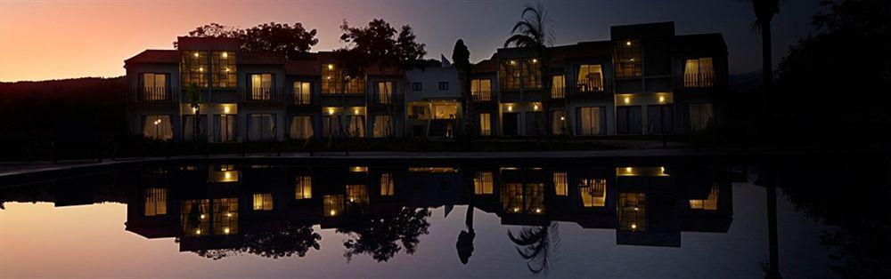 Luwansa Beach Resort Labuan Bajo Dış mekan fotoğraf