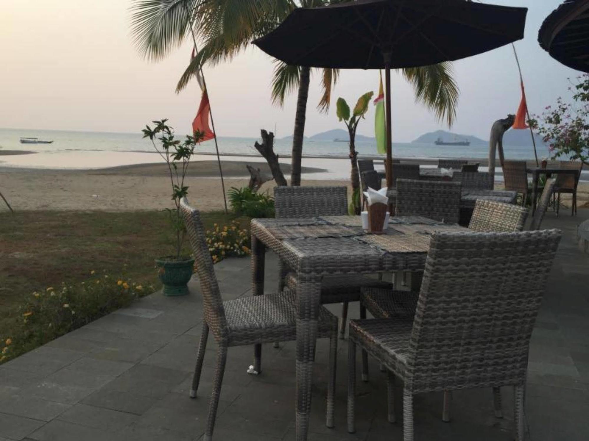 Luwansa Beach Resort Labuan Bajo Dış mekan fotoğraf