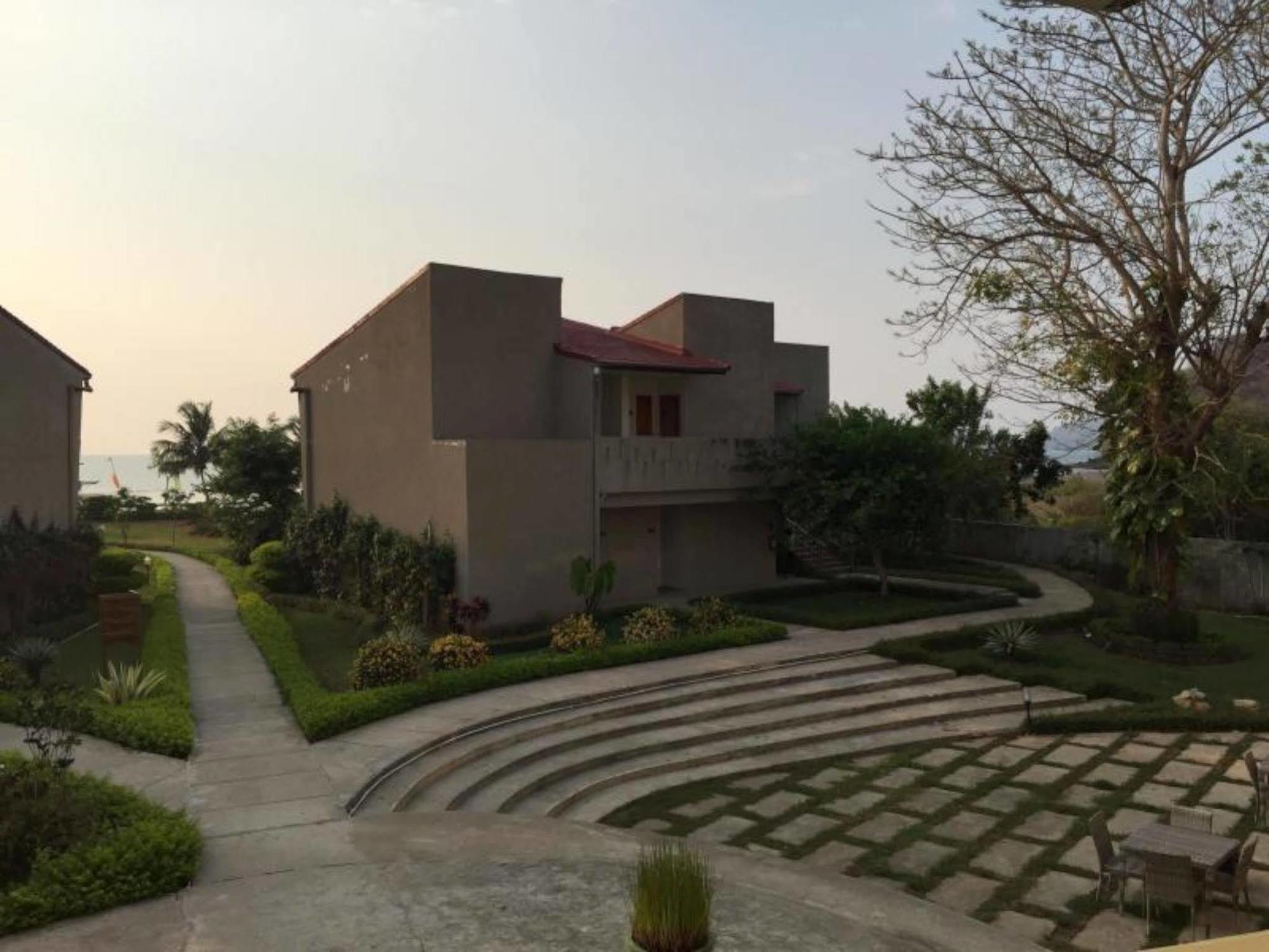 Luwansa Beach Resort Labuan Bajo Dış mekan fotoğraf