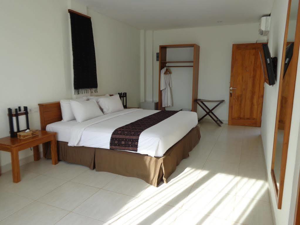 Luwansa Beach Resort Labuan Bajo Dış mekan fotoğraf