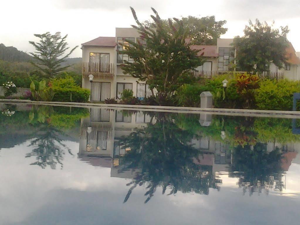 Luwansa Beach Resort Labuan Bajo Dış mekan fotoğraf